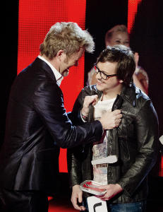 Tirsdag skal «The Voice»-Martin i studio med Magne Furuholmen