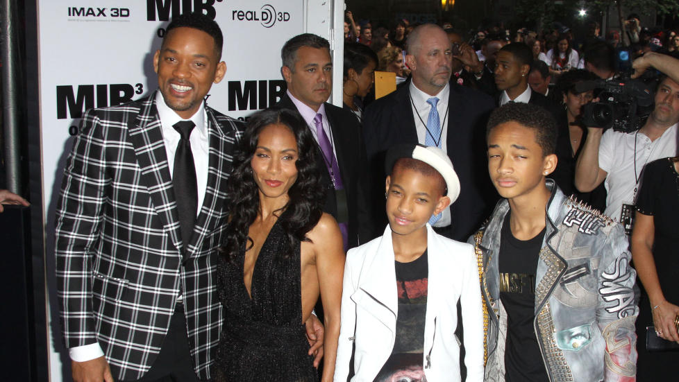 BESKYTTENDE: Will Smith har allerede begynte � grue seg til datteren Willow begynner � f� interesse for guttene, og har ikke tenkt til � gi henne lov til � date f�r hun runder 40 �r. Foto: Stella Pictures