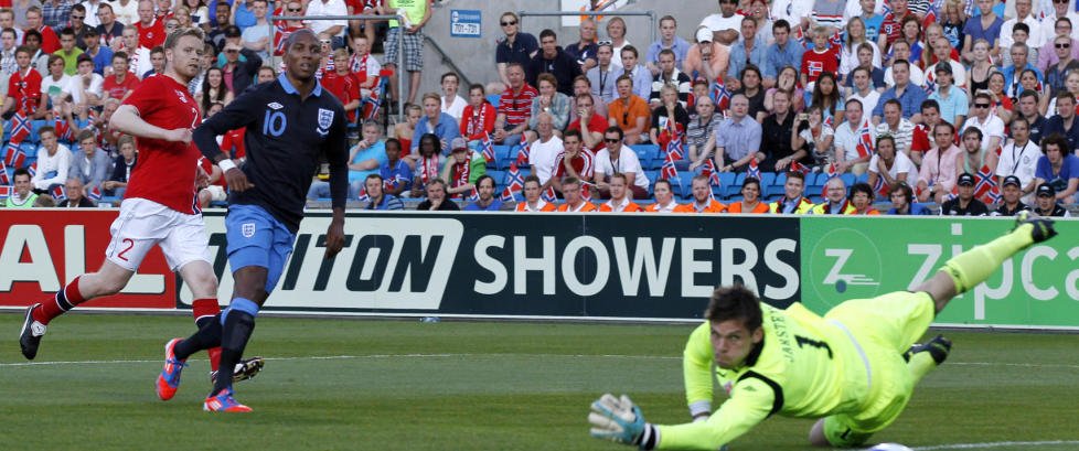 Young �dela Drillos England-statisikk