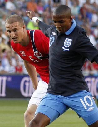 Hangeland ble rundlurt - f�r uhemmet skryt av Hodgson