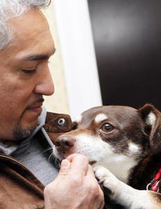 Politet reddet overopphetet hund ut av bil mens eieren h�rte p� �hundehviskeren�