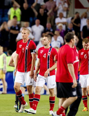 - England m� opp p� et h�yere niv�