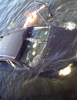 Plutselig ble bilen en �SUV-marine�
