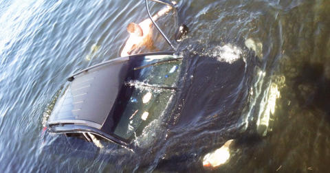 Br�tt ble den splitter nye bilen en �SUV-Marine�
