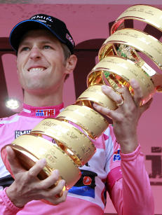 Hesjedal vant Giro d'Italia etter nerve- pirrende sistetempo