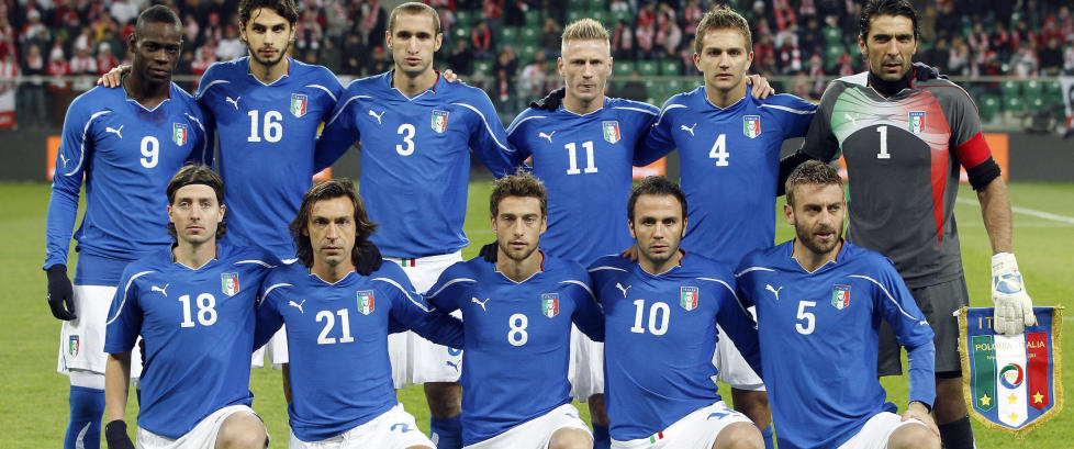 Italias EM-tropp fikk politibes�k p� rommet