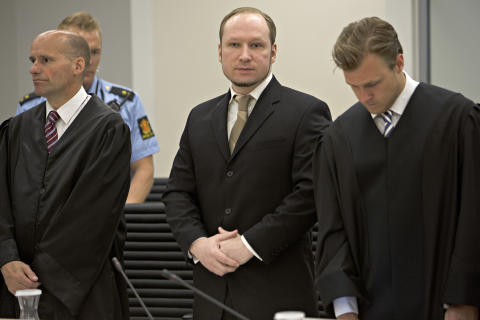 <b>SENDT PÅ GANGEN:</b> Anders Behring Breivik sitter ikke i rettssalen mens vennene hans forklarer seg; ingen av dem ønsker å ha ham til stede.