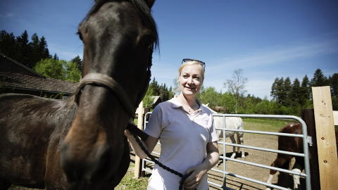 70 ROSENT SIKKER: Bonden Anna-Liisa Brantzeg Evensen.
Foto: Christian Roth Christensen / Dagbladet