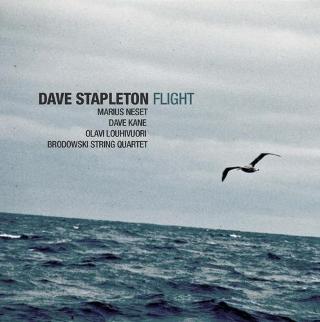 DAVE STAPLETON Engelsk pianist med solid norsk assistanse. DAVE STAPLETON Engelsk pianist med solid norsk assistanse.