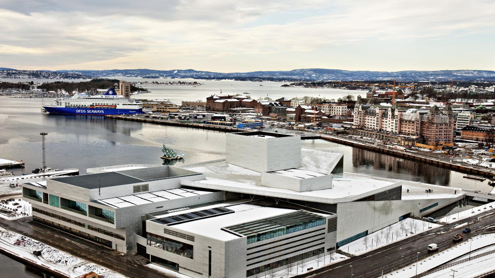  KLAR FOR SOMMEREN:  Meklingen for Musikernes Fellesorganisasjon kom i havn fredag kveld, og dermed g�r sommerprogrammet som oppsatt p� Den Nroske Opera i Bj�rvika i Oslo. FOTO: NINA HANSEN/DAGBLADET.