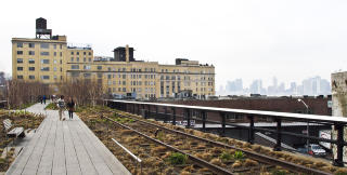 LOOK WEST: Fra High Line Park er det god utsikt vestover mot New Jersey. LOOK WEST: Fra High Line Park er det god utsikt vestover mot New Jersey.