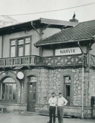 Svenskene lot Hitler frakte soldater og krigsutstyr mens kampene p�gikk i Norge