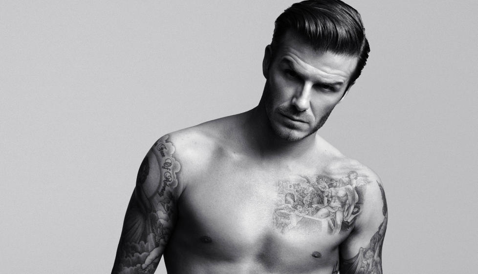 F�RSTE MANN: David Beckham er p� forsiden av britiske Elle. Her poserer i undert�y for H&M. Foto: NTB / Scanpix