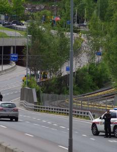 Kvinne alvorlig skadet i motorsykkelulykke