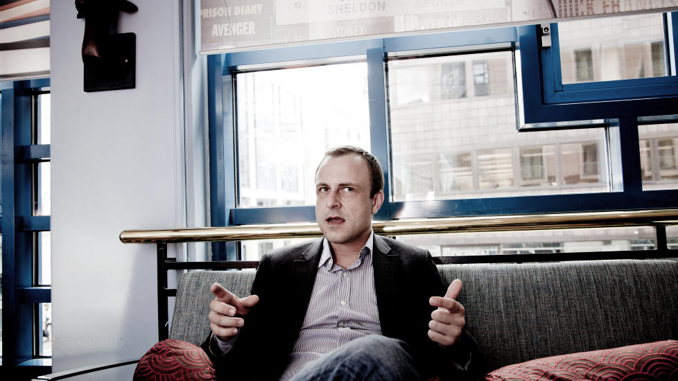 NYE KOSTER: Peter Neumann, terrorforsker og grunnlegger av the International Centre for the Study of Radicalisation er i Oslo for � holde foredrag om selvradikalisering p� internett. - Politiet og etteretningen m� rekruttere andre folk. De som kan finne farene p� nett er ikke den klassiske politimannen, sier han til Dagbladet. Foto: Sveinung U. Ystad,
 Dagbladet