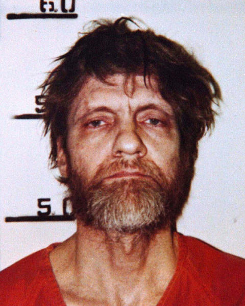 <b>PARANOID SCHIZOFREN:</b> Ted Kaczynski (70), unabomberen, ble kjent paranoid schizofren - diagnosen Breivik prøver å unngå. 70-åringen, som har doktorgrad i matematikk fra Harvard-universitetet, soner livstidsdom i fengsel etter å ha drept og lemlestet folk med brevbomber i flere tiår. Flere av forsvarets vitner ser likhetstrekk mellom Kaczynski og Breivik, og unabomberen blir gjentatte ganger trukket fram under forhandlingene.