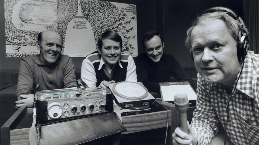 EKSEMPEL: En skildring av Bj�rge Lilleliens revolusjonerende innsats som sportskommentator er et av h�ydepunktene i Dag Hessen og Thomas Hylland Eriksens bok om konkurranse. Foto: ODD H. ANTHONSEN