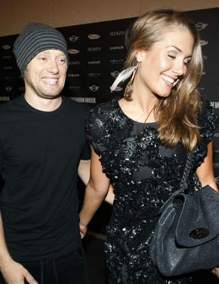 Tone Damli og Aksel Hennie er forlovet