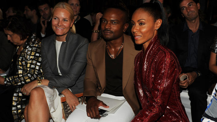  VENNINNER:  Jada og Mette-Marit har blitt gode venninner, og m�ttes igjen under moteukene i Milano, da de to var til stede p� Pucci sin motevisning. Foto: Stella Pictures
