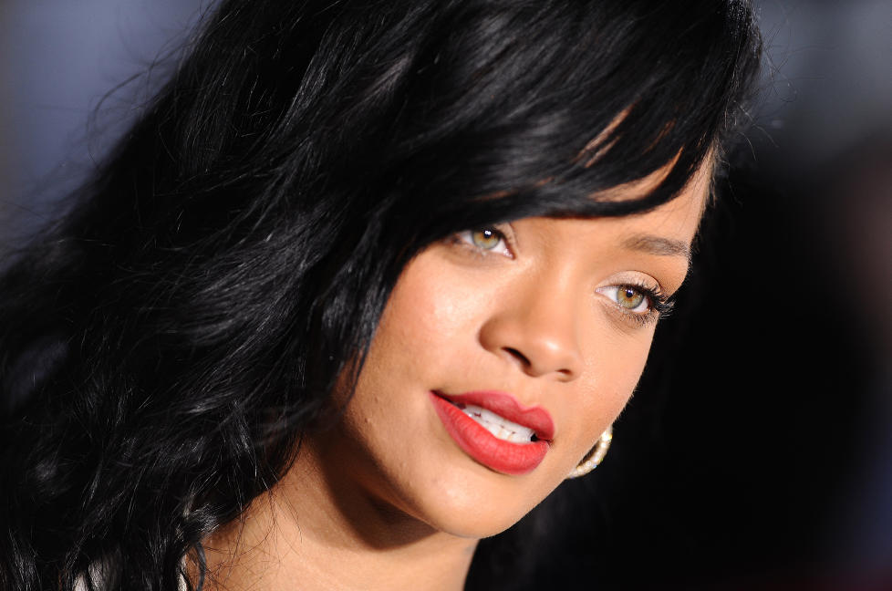 IKKE SYK: Rihanna og hennes management har i dag sett seg n�dt til � g� ut og avkrefte The Suns sykdomsp�stander, etter massepanikk blant fansen. Foto: Stella Pictures