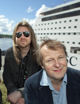 Sommerflørt mellom deLillos og Hellbillies