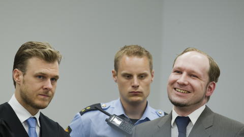 <b>- KARAKTERMORD:</b> Anders Behring Breivik gratulerte psykiatriprofessor Ulrik Fredrik Malt med "et godt gjennomført karaktermord". Her med forsvarer Odd Ivar Grøn.