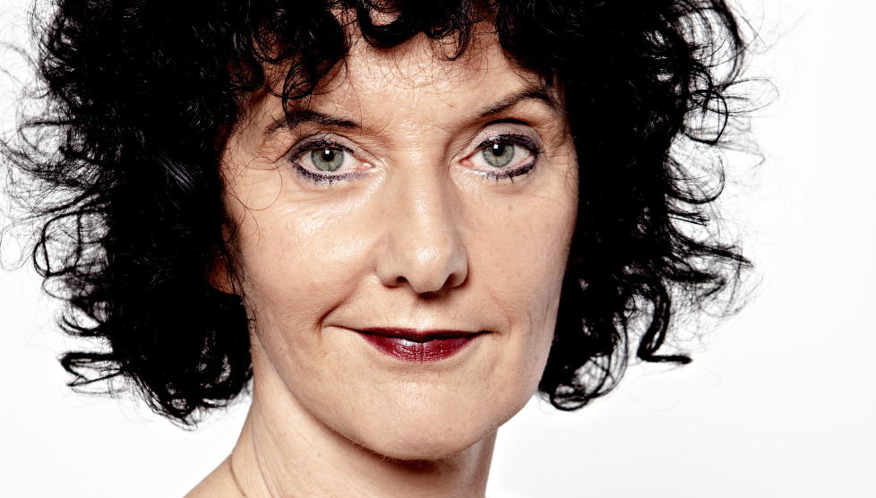 P� SIN M�TE: Unni Lindell takler 22. juli ved � trekke temaet inn som et bakteppe i krimromanen �Djevelkysset�.                   Foto: Lars Eivind Bones / Dagbladet