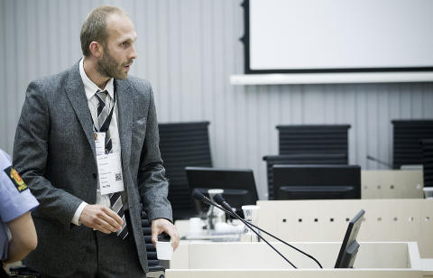 <b>60 TIMER MED BREIVIK:</b> Psykolog Alexander Flaata var del av teamet som tvangsobserverte Breivik. Han forklarer seg nå.