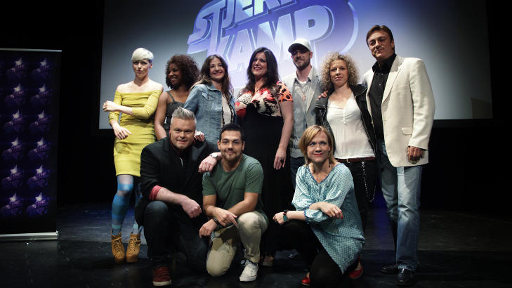 KAMPKLARE STJERNER: NRK tar opp kampen mot �Idol� og �The Voice� med musikkens �Mesternes mester�. Bak fra venstre: Mariann Thomassen, Sisi, Rita Eriksen, Jenny Jenssen, Nico D, Tuva Syvertsen, Tor Endresen. Foran fra venstre: Rein Alexander, Alejandro Fuentes og Anneli Drecker. . Foto: Steinar Buholm / Dagbladet.