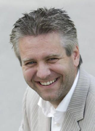 SKUFFET: Dag Nestegard mener kulturministeren gj�r seg til latter. Foto: Bok og samfunn