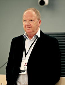 - Hver gang han åpner munnen kommer det noe galt ut