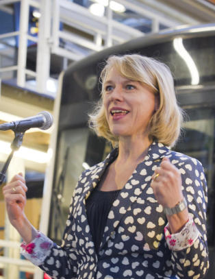 - Kulturministeren gjør seg til latter