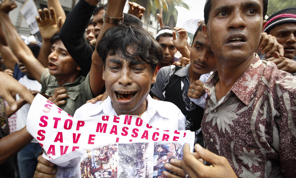 STANS MASSAKRENE: Rohingyaer i Malaysia demonstrerer mot drap av muslimske rohingyaer i buddhistiske Burma. Foto: AP/Scanpix