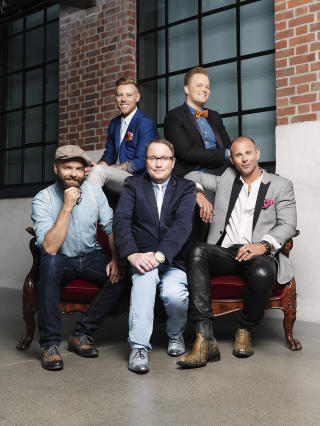 �HOMSEPATRULJEN�: Per Sundnes takket for seg i NRK. N� blir han � se p� TV 3 som �n av de fem �Homsepatruljen�. Foto: TV 3