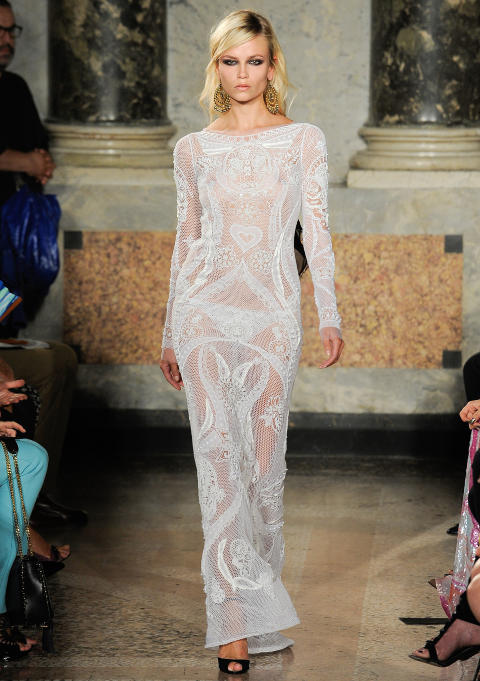  INSPIRASJON?:  Tone er glad i den norske designeren Peter Dundas, som designer for Pucci. Kanksje denne kjolen er en inspirasjon for Tones brudekjole? Foto: Stella Pictures