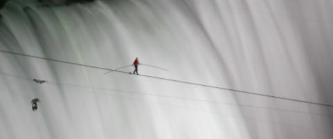 Gikk p� stram line over Niagara Falls