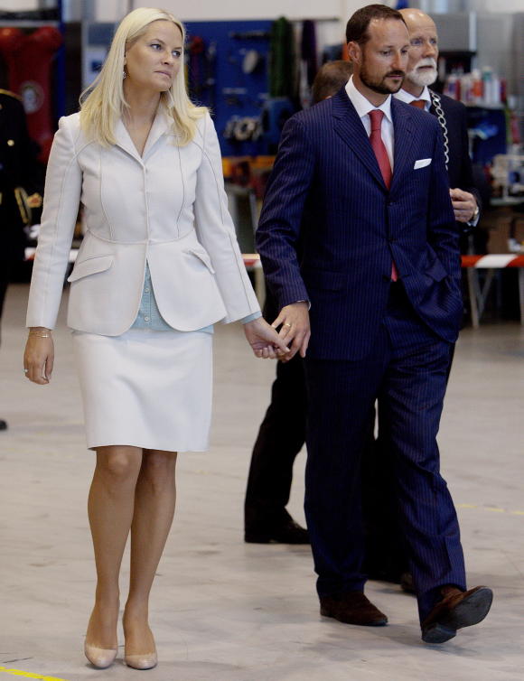 STILFULLT:  Et par nude Louboutins gj�r seg godt p� representasjonsoppdrag. Foto: Stian Lysberg Solum / Scanpix