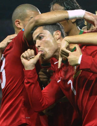 Ronaldo feiret s�nnens to�rsdag med scoringer og tommelsutting