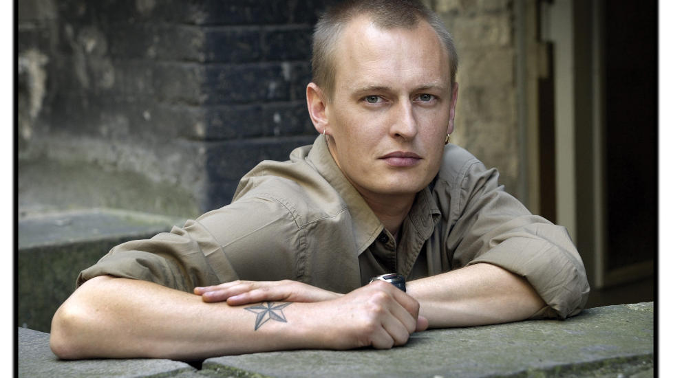  TRAGISK ENDELIKT: Jakob Ejersbo (1968-2008) d�de av kreft i spiser�ret etter bare ti m�neders sykeleie. Foto: Morten Langkilde / Aschehoug