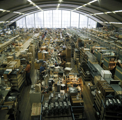 FABRIKKEN: Tandberg Radiofabrikks produksjonslokaler på Kjelsås, 1973. Foto: Thorberg/NTB/Scanpix FABRIKKEN: Tandberg Radiofabrikks produksjonslokaler på Kjelsås, 1973. Foto: Thorberg/NTB/Scanpix