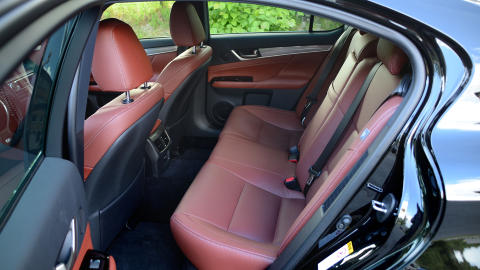 ROMSLIG: Bakseteplassen er vesentlig bedre enn p� forrige modell. Foto: ANDREAS HANDELAND