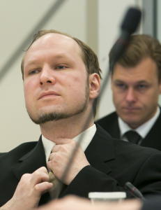Breivik krever en times taletid