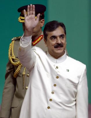 Pakistans h�yesterett sier statsministeren m� g�