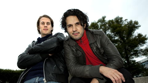 SPØKEFUGLER: I første sesong av «I kveld med Ylvis» var det mannen i gata som ble lurt av Bård og Vegard Ylvisåker. I den kommende andresesongen er det kjendisene som får gjennomgå. Foto: Anders Grønneberg / Dagbladet SPØKEFUGLER: I første sesong av «I kveld med Ylvis» var det mannen i gata som ble lurt av Bård og Vegard Ylvisåker. I den kommende andresesongen er det kjendisene som får gjennomgå. Foto: Anders Grønneberg / Dagbladet