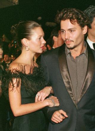SAMMEN: Johnny Depp var sammen med supermodellen Kate Moss i fire �r f�r han m�tte Vanessa Paradis. Foto: Laurent Rebours / AP Photo / NTB Scanpix