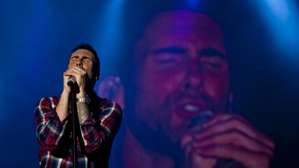 IRRITERENDE STEMME: Maroon 5-vokalist Adam Levine. Foto: Jos� Sena Goulao / EPA /NTB Scanpix