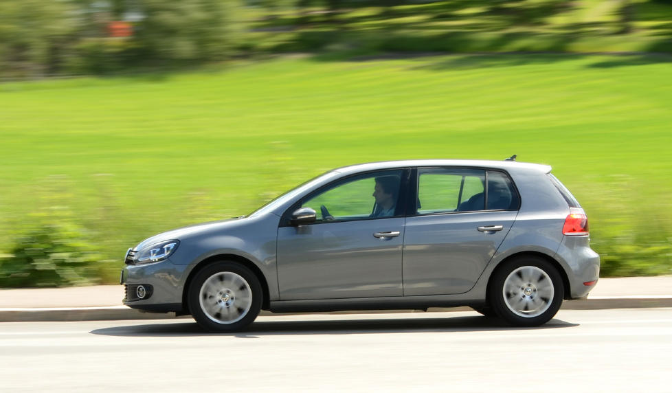 KVIKK: Motor med kn�ttlite slagvolum til tross - Golf 1,2 TSI DSG imponerer med b�de kvikk respons og bra med kraft. Men vi kommer ikke ned mot oppgitte forbrukstall. Foto: ANDREAS HANDELAND