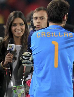 Casillas vil feire EM-gull med nytt journalistkyss