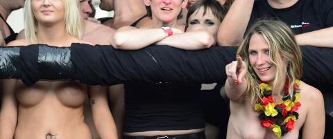 700 000 deltok i homoparade i Berlin