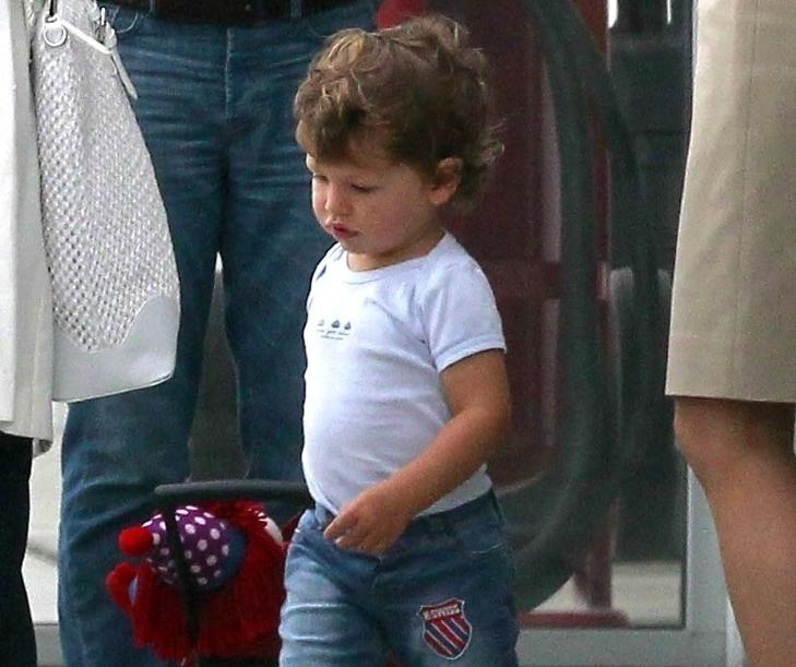 LEONARDO: Penelope Cruz' s�nn, Leonardo, er if�lge stjerna selv det som gj�r at hun klarer � stresse ned. Foto: Stella Pictures